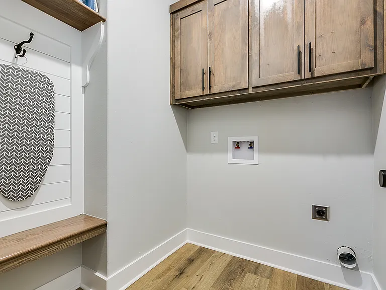 1045 Holiday Dr — Photo 19