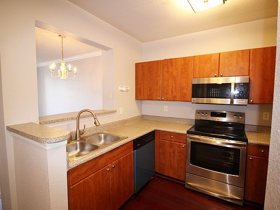 5th image of 300 E South St #4