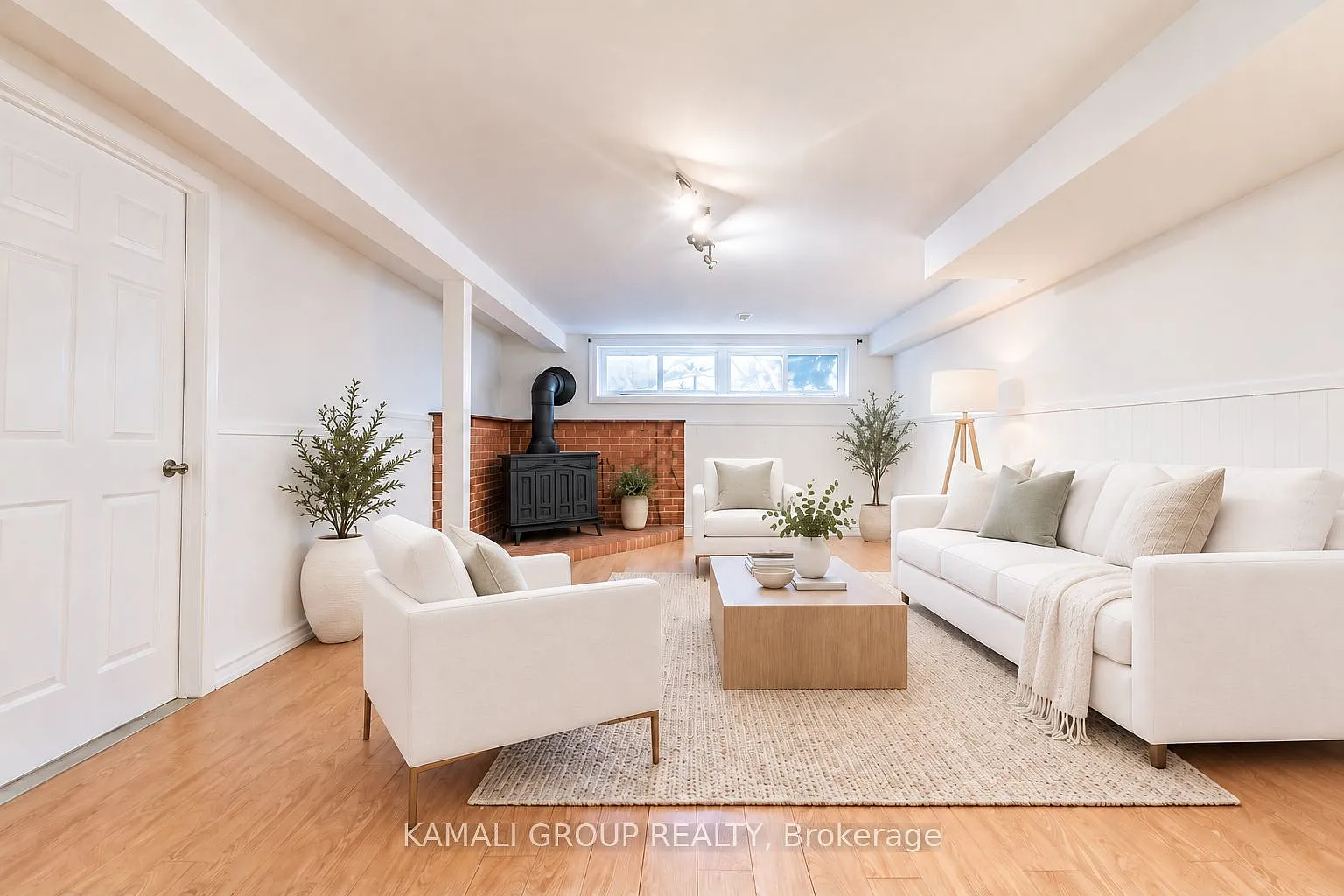 2 bed, $1,600 — Photo 1