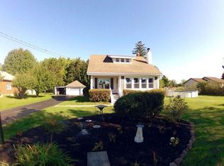 6063 Godfrey Rd, Burt, NY 14028