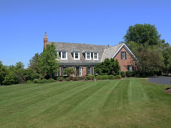 3rd image of 38W570 Barb Hill Dr