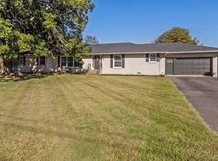 840 S Broadway St, Portland, TN 37148