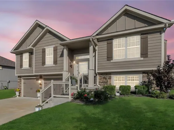 701 Englewood Dr, Kearney, MO 64060