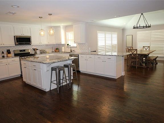 2nd image of 181 Midway Cir