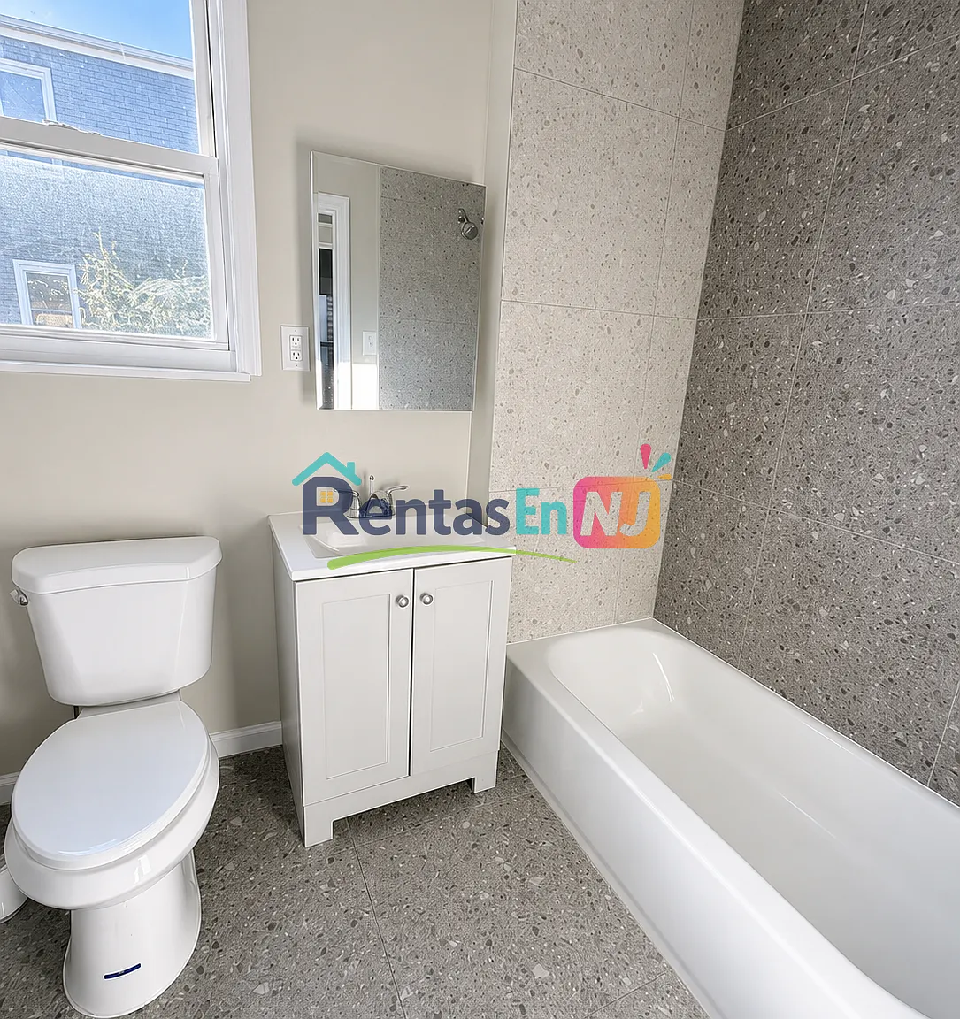 3 bed, $2,150 — Photo 3