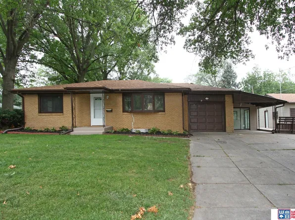 945 N 42nd St, Lincoln, NE 68503