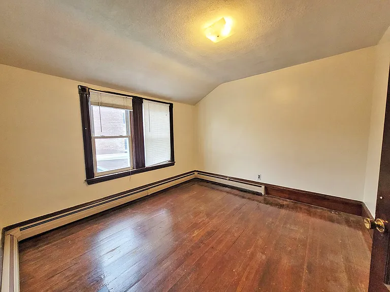 166-168 Elm St #3 — Photo 4