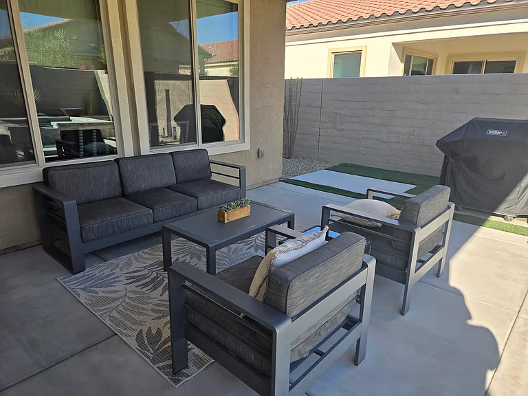 Patio Seating w/Gas BBQ