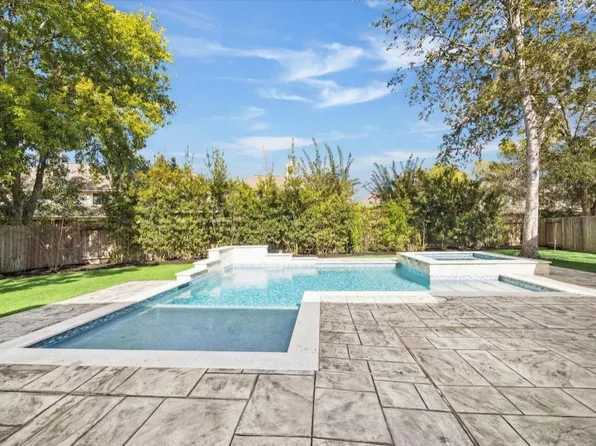 1414 Shady Valley Dr, Sugar Land, TX 77479