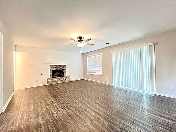 5th image of 7670 Streamside Ln