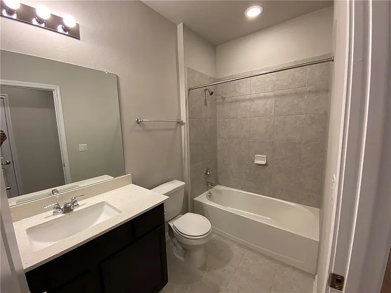 8409 Looksee Ln — Photo 9