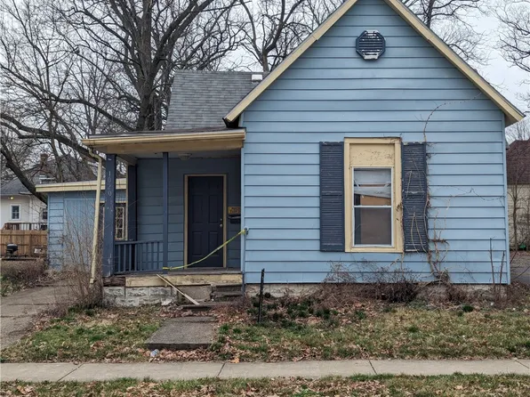 1020 7th St, Charleston, IL 61920