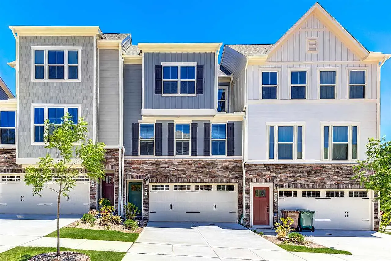 4 bed, 3.5 bath, 2220 sqft, $2,395 — Photo 1