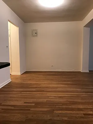 Rented by Kew Forest Realty Inc | media 8