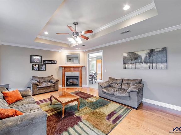 4th image of 211 Lake Penchant Ct