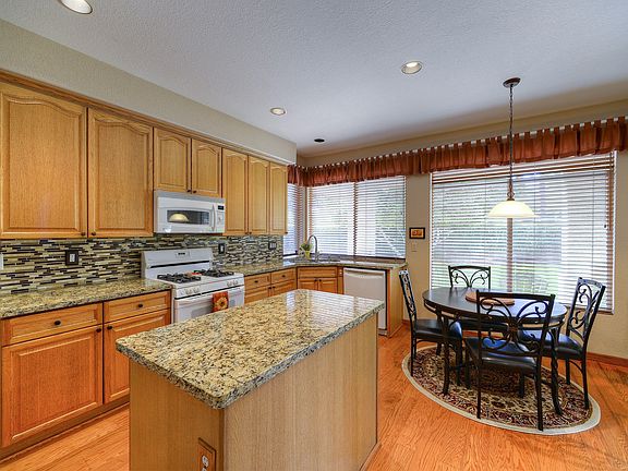 5th image of 21612 N 59th Dr