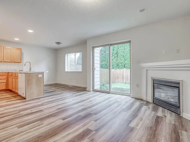 Roberts Court Townhomes — Photo 5