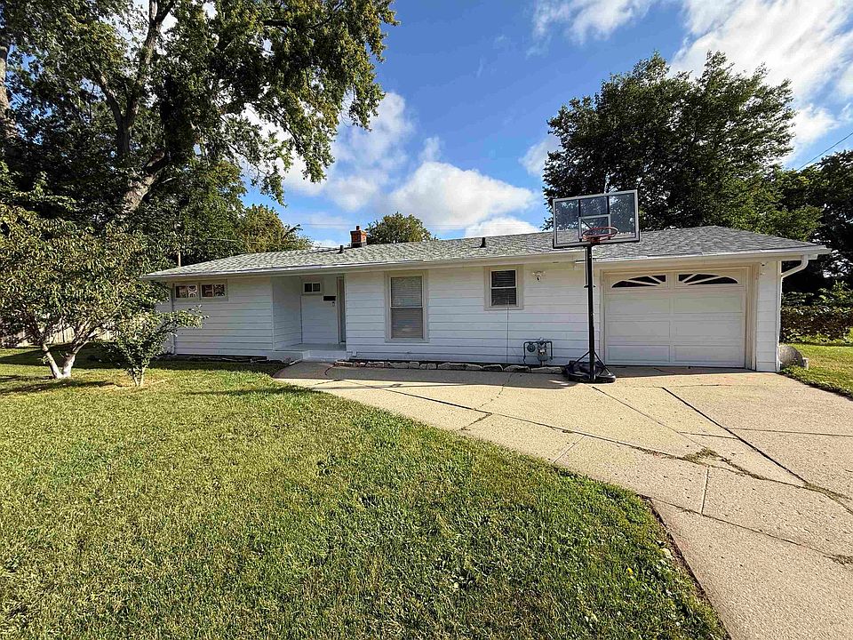 1st image of 1011 Foster Ct