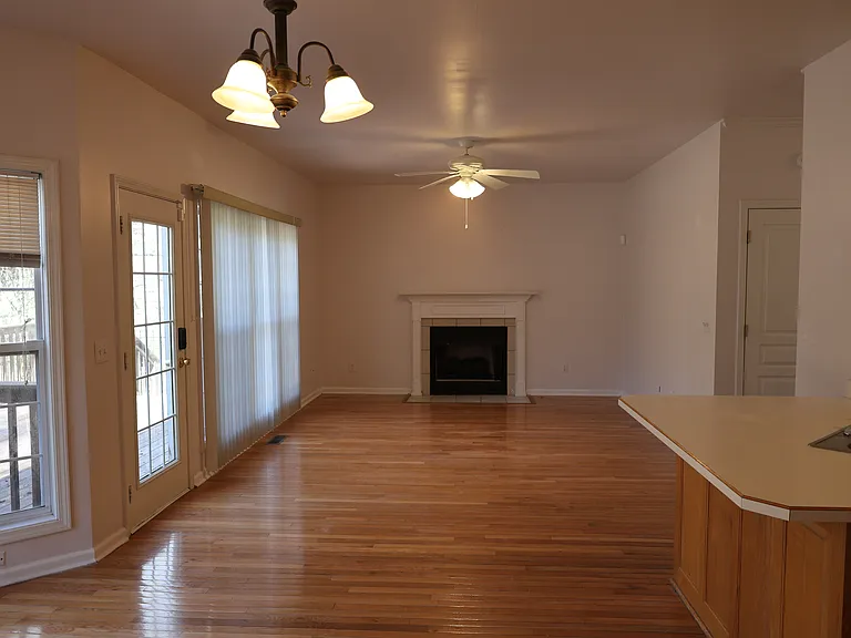 7109 Still Spring Hollow Dr — Photo 3