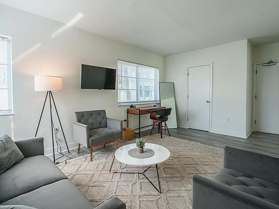 3rd image of 1007 Bay Dr Unit 201-1007-2