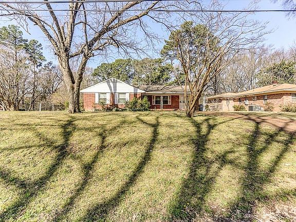 3rd image of 3399 Dogwood Ln