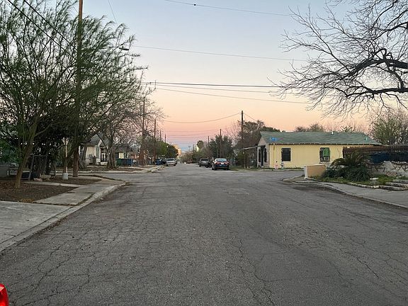 4th image of 2407 W Salinas St
