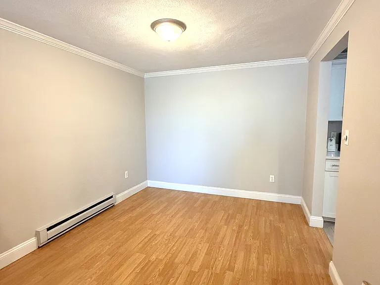 52 S Walnut St #4 — Photo 8