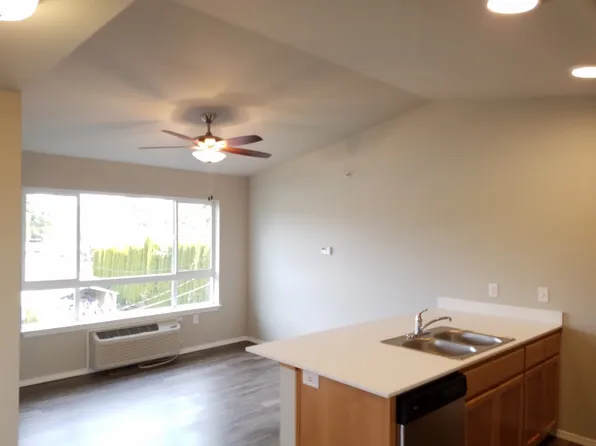 Pleasant View Apartments, 3655 Pleasant View Dr NE APT 206, Keizer, OR 97303