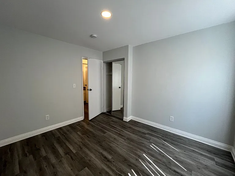 226 South Serrano — Photo 25