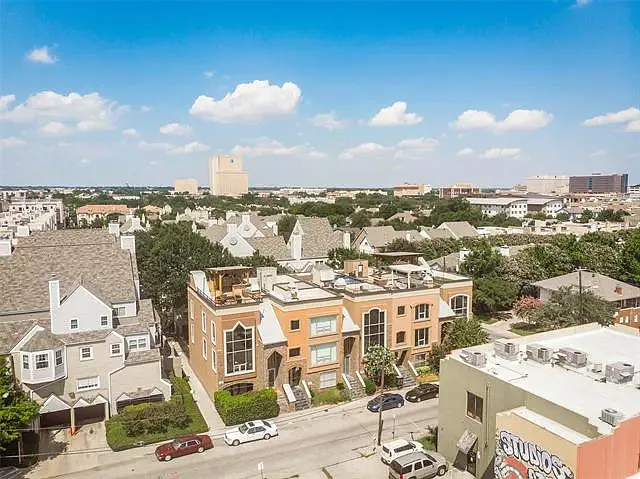 1008 Allen St — Photo 12