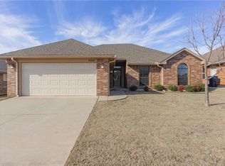 9301 Crooked Creek Ln, Moore, OK 73160