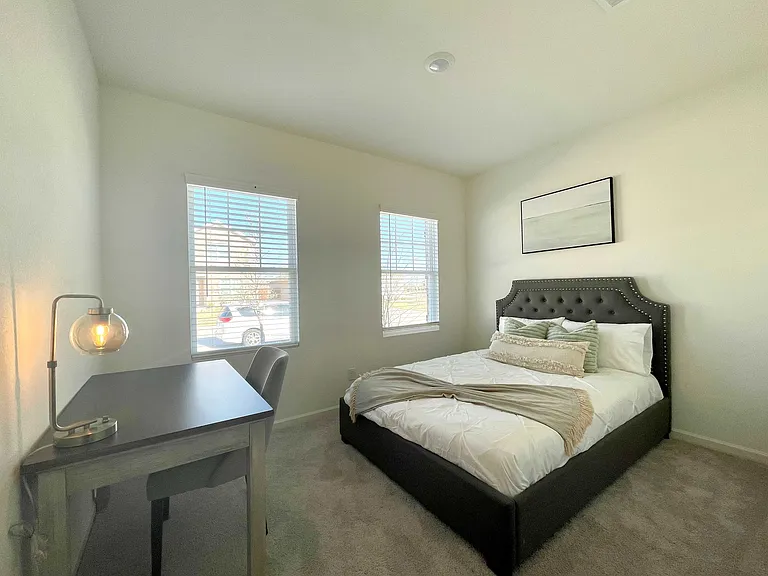 35 Glen Crossing Rd — Photo 17