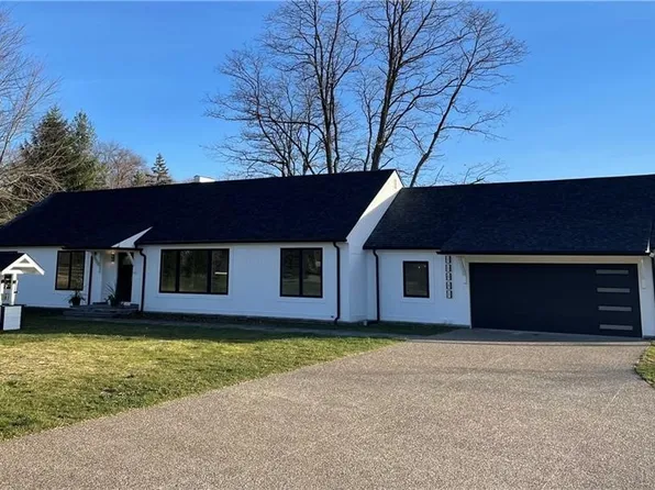 11681 Stafford Rd, Chagrin Falls, OH 44023