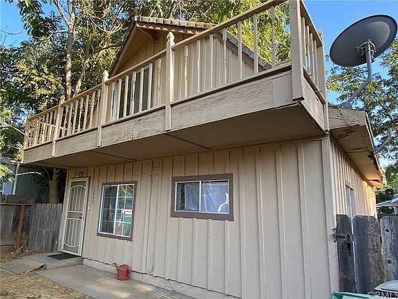 3rd image of 2443 Emma St