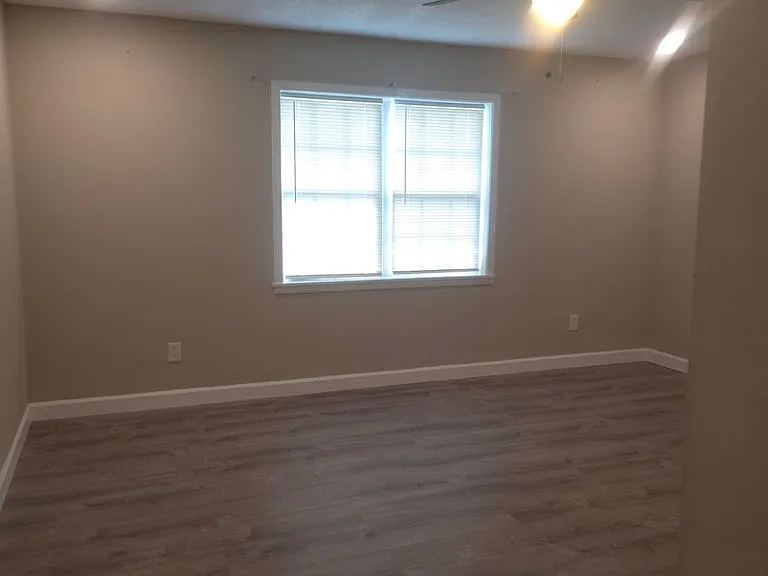 3121 General Twining St — Photo 10