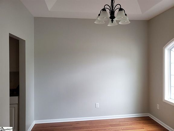 2nd image of 401 Windbrooke Cir