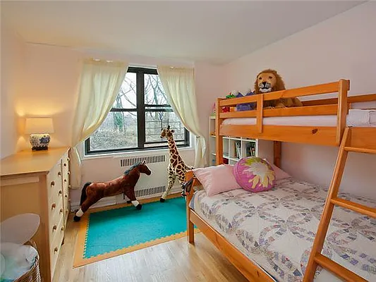 Sold by Avenue Sotheby's International Realty | media 11