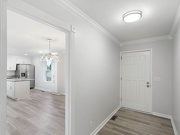 4th image of 211 General Forrest Dr