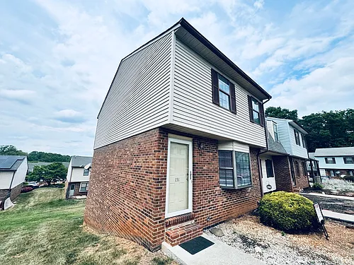 151 Kitty Hawk Sq Photo 1
