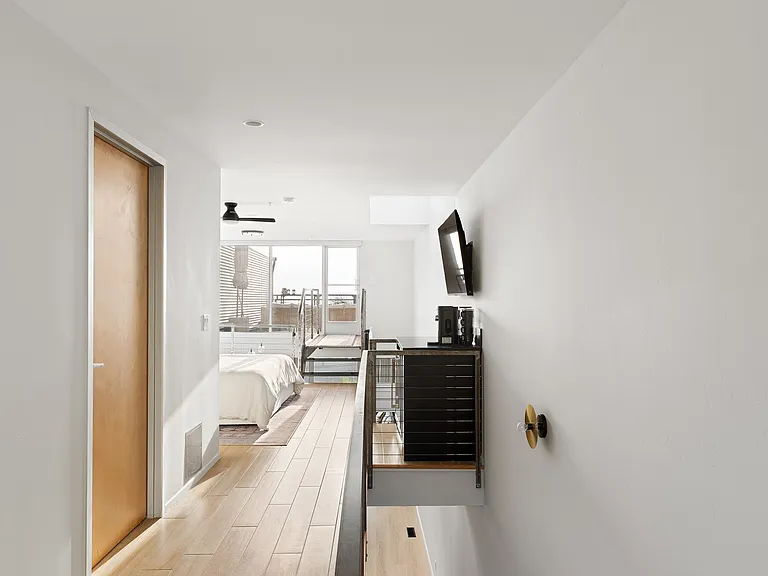 3033 India St #8 — Photo 38