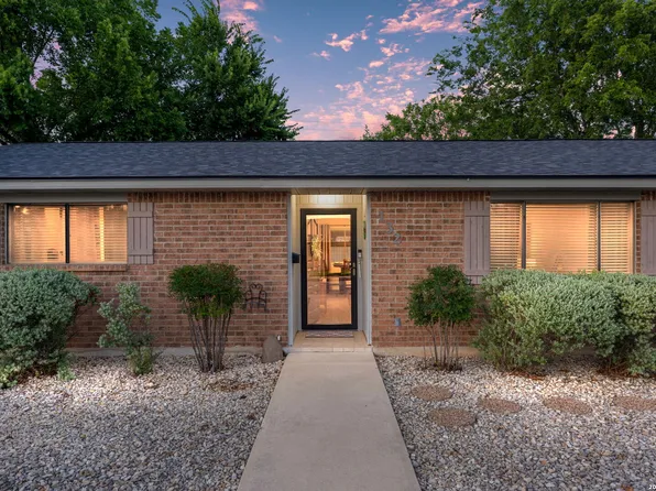 132 VILLAGE DR, Kerrville, TX 78028