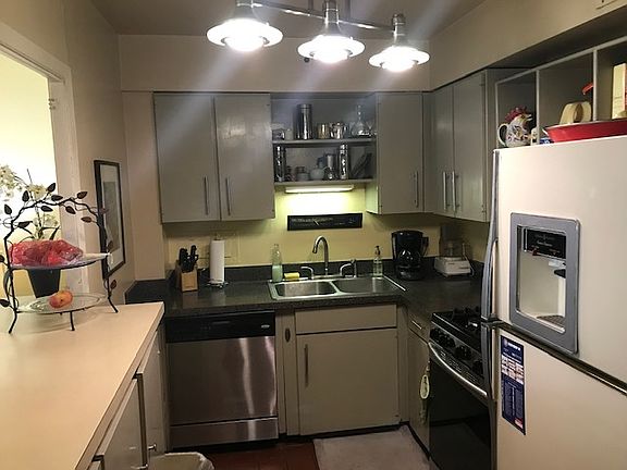 3rd image of 1000 N Lake Shore Dr APT 307