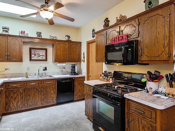 5th image of 1110 Chovan Dr #1110