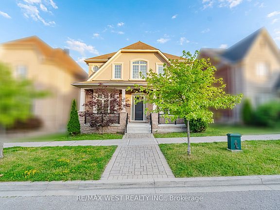 3rd image of 92 Glengordon Cres