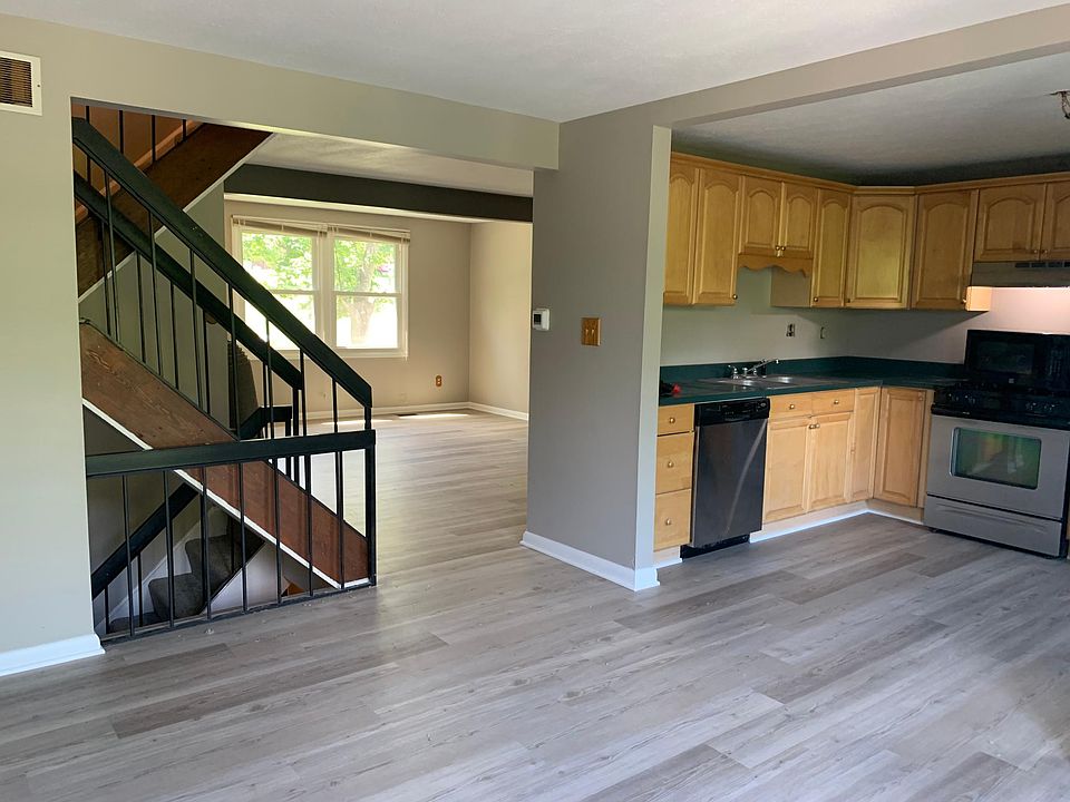 Living/Dining/Kitchen View