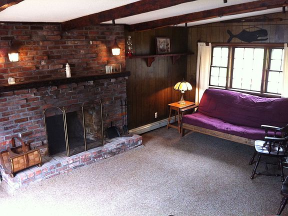 Living Room w/fireplace