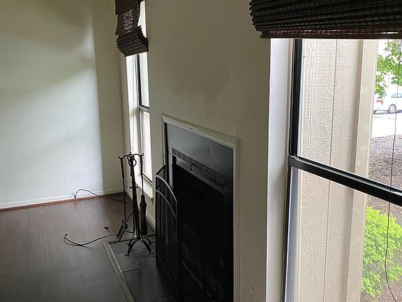 5th image of 7233 Woods Crossing Dr