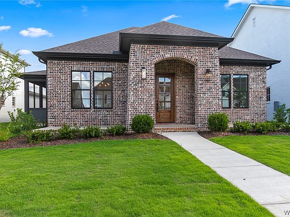 2nd image of 588 Lansdowne Ln