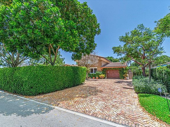 5th image of 870 NW 7th St