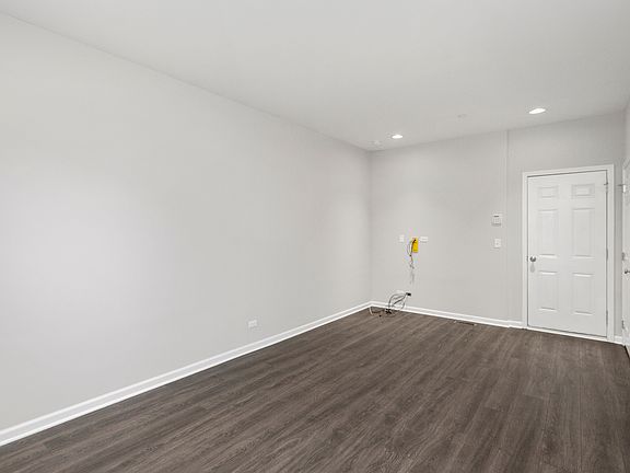 3rd image of 8652 Narragansett Ave